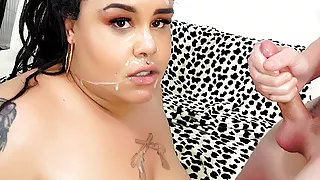 Newcomer BBW Spooky Fat Brat Has Her Face Sprayed