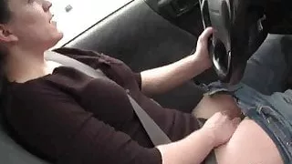 Yanks Beauty Lou is driving and rubbing her wet pussy