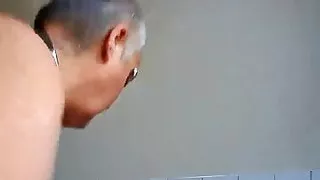 Je me vide dans la baignoire