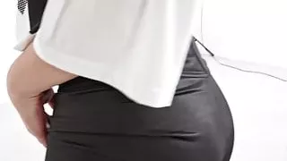 Sweet babe undresses to satisfy a photographer