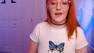 19 American schoolgirl Cherry Fae loves being a dirty girl