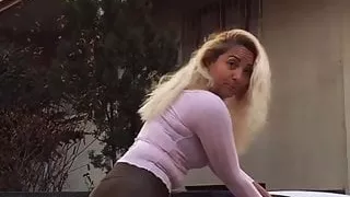 Aunty’s horny dance