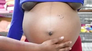 Pregnant Ghetto Girl, Underboobs