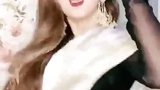 Sexy        boobs      hot