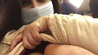 Tetona en el transporte