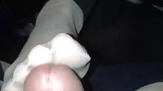 Sa sa nuovo footjob con calze grigie