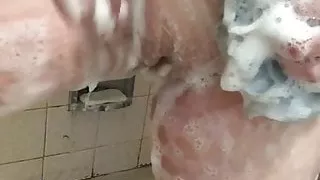 Girlfriend Rubbing Pussy in Shower