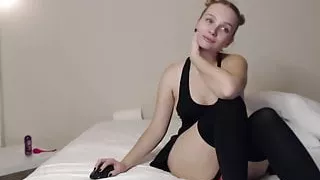 Amateur girl masturbates at home