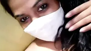 Desi girl shows boobs
