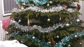 Stepmom helps stepson jerk off on Christmas Tree