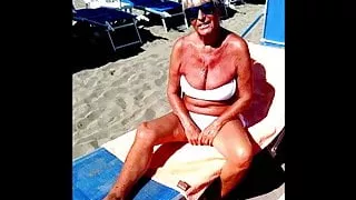 STUNNING WOMEN 31(gray hair)