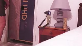 extrait elle attend l artiste