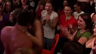 Partyhardcore Morena bonita