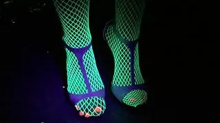 Giada's Fetish Legs & Feet are Glowing in the Dark