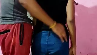 Indian teen has sex in boyfriend’s home