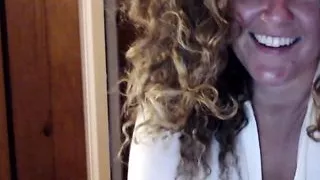 Juicy woman shows her naked body in front of the cam