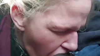 Gumjob makes me cum quickly