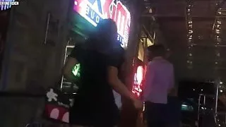 Dreier mit zwei asiatischen AUPair