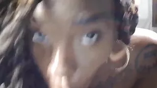 Miniatur-Miss, die kaum eine BBC in ihre Vagina passt