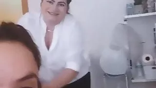 Alessandra Ambrosio - Cleavage 24-1-2020