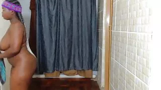 jolie chocolate gros seins et poilue