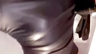 Heißer französischer Pornostar in Paris blonde Shemale Fetisch Latex