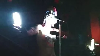 Art Pee 09 Grausame Tochter Stage Piss