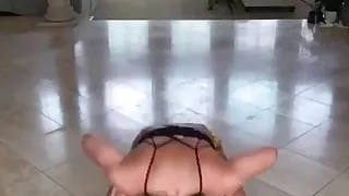 Britney Spears dancing in shorts 07-06-20