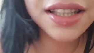 After the party, a cutie give a blowjob in the bedroom