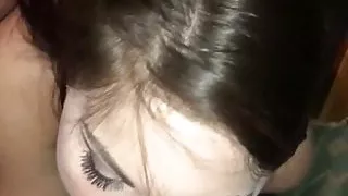 Cette petasse adultere est vraiment une excellente suceuse