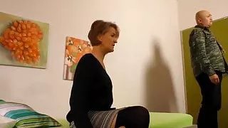 Amateur Milf fickt kleinen Schwanz