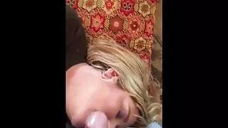 Cuckolding MILF having sex on the floor