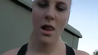 Laesst meine prallen Leggings Arsch spruehen