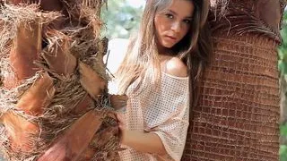 WOWGIRLS, Stunning Guerlain Teasing with Amazing Striptease