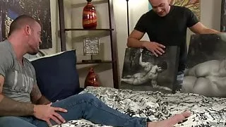 Muscly hunk rimming studs ass