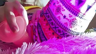 Dildo Pussy Fucking In Ripped Leggings