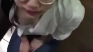 Chinesischer Blowjob mit Brille