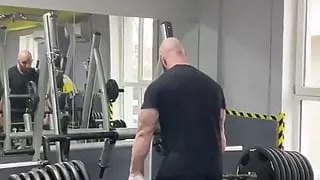 Muscle VIking im Fitnessstudio!