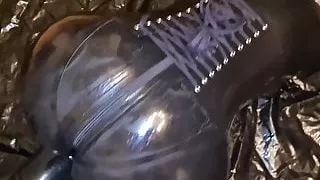 Sexy Im Schwarzen Latex-Catsuit