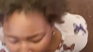 Fette Schlampe bläst einen