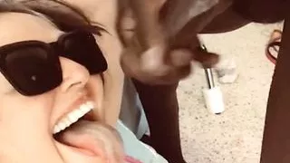 Mature Slut Loves BBC Facial !!