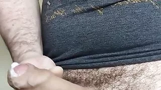 NERD CUMMING A LOT mit seinem MONSTER COCK