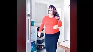 Sehvetli turbanli kadin hijab dans