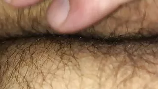 Spielen mit einem haarigen Loch