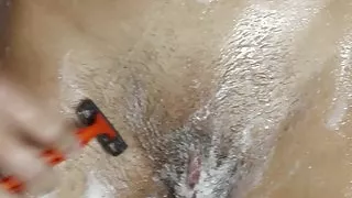 I shave my hairy pussy and ass