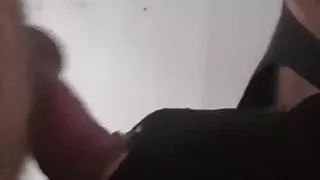 Mundfick der kleinen Nachbarin Keuschheitsschwuchtel