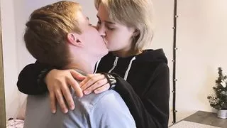 GrabFuck - Hairdresser at home. Paid with sperm