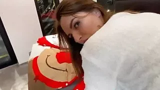 Scopata dal bull in camera da letto mentre il cornuto lavora