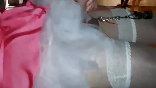 Rosa Sissy-Schlampe mastrubiert Erniedrigung