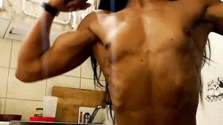 female muscle porn solo